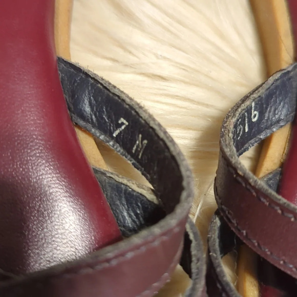 Vintage Etienne Aigner Oxblood sandals size 7M - Picture 4 of 6